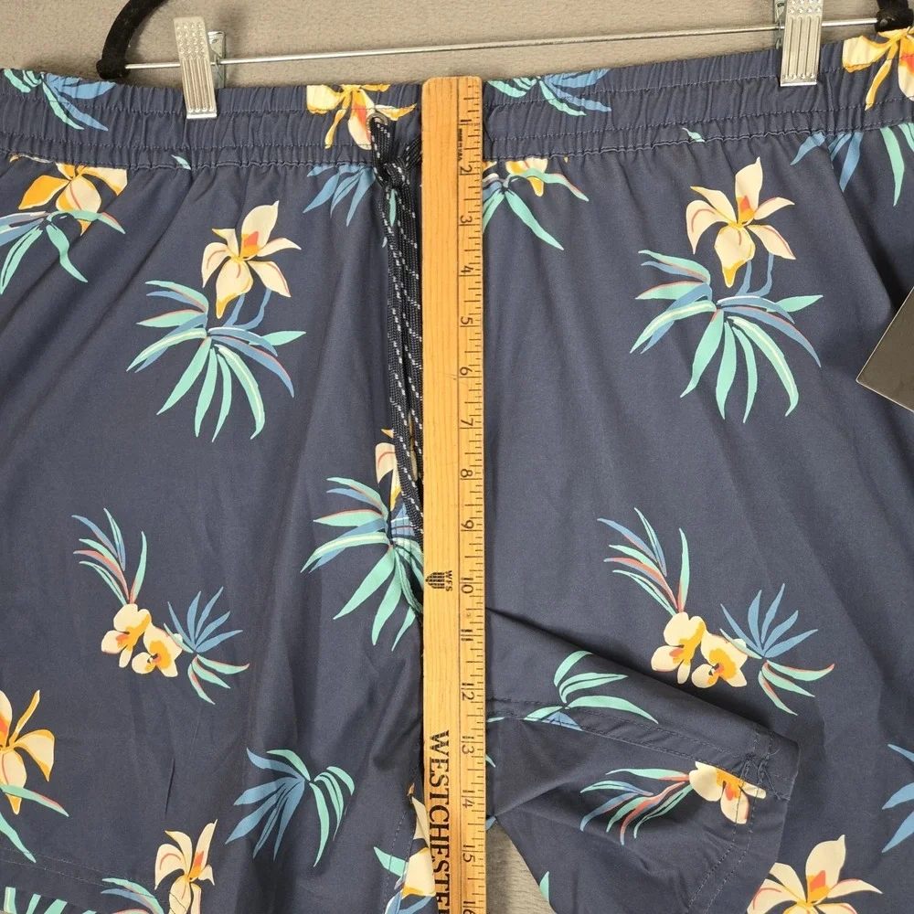 Quicksilver Swim Trunks Mens 2XL Mesh Lined Floral Board Shorts Resort Wear NWT‎